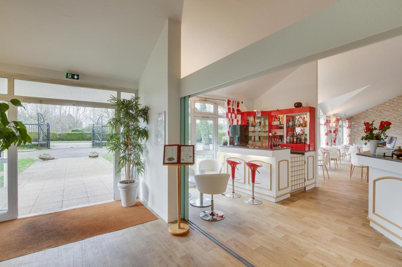 Le Relais De Voisins Hotel Bagian luar foto