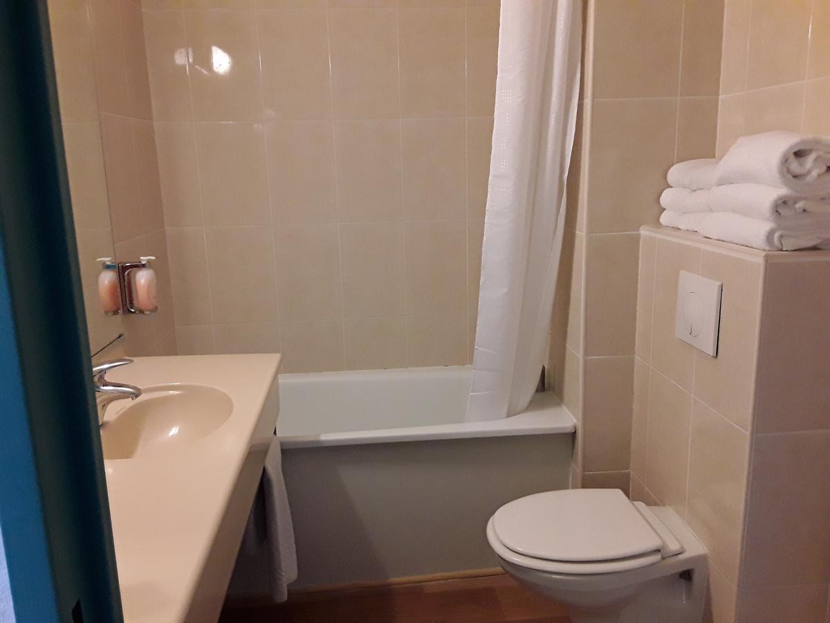 Le Relais De Voisins Hotel Bagian luar foto