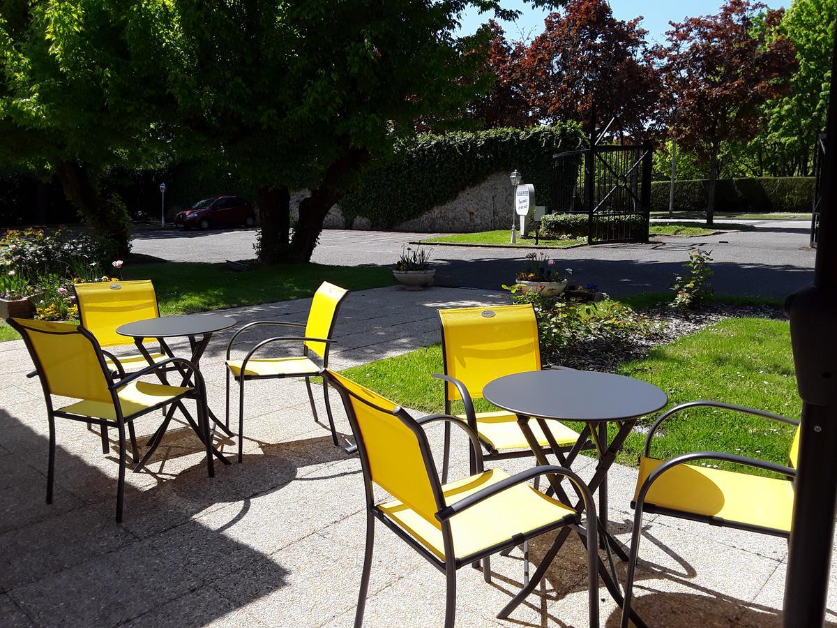 Le Relais De Voisins Hotel Bagian luar foto