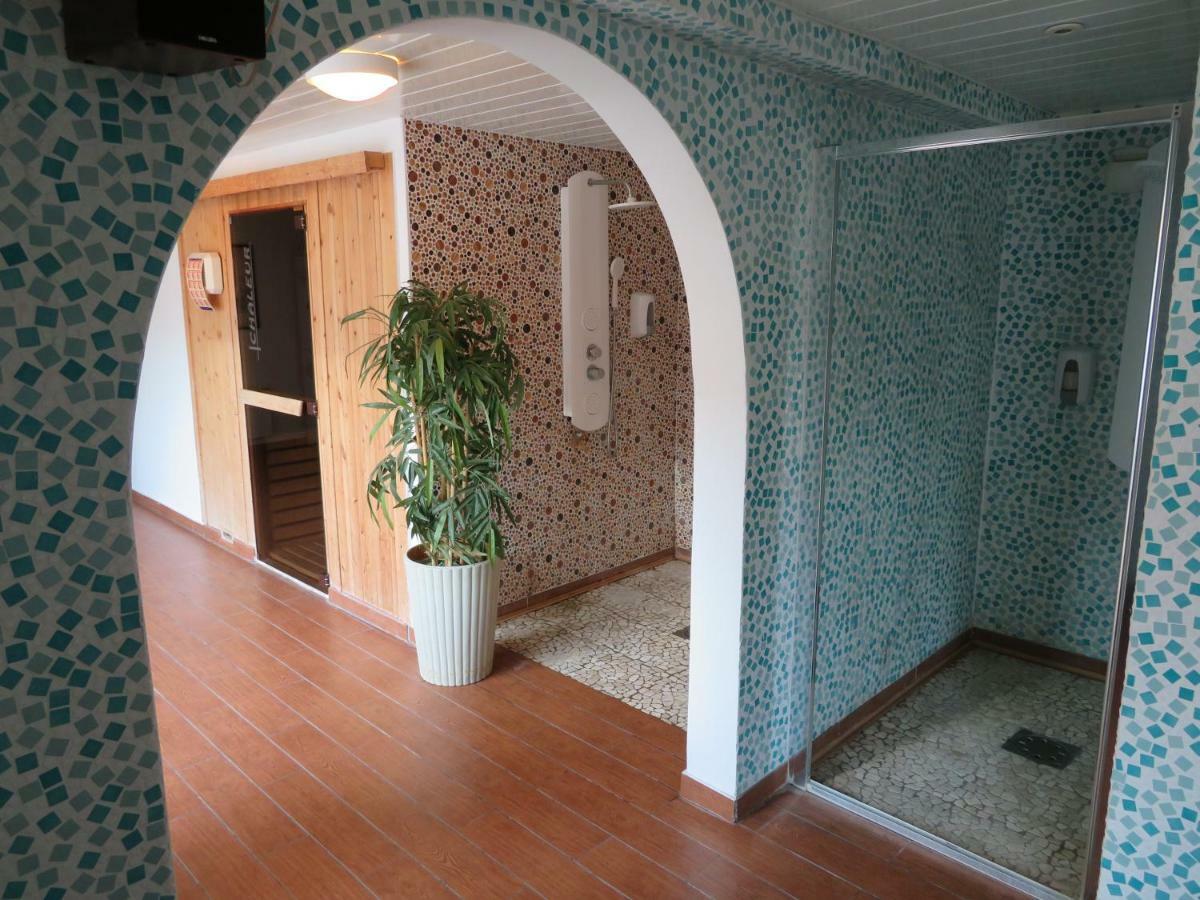 Le Relais De Voisins Hotel Bagian luar foto